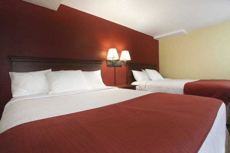 Hotel Baymont By Wyndham Cedar 3*