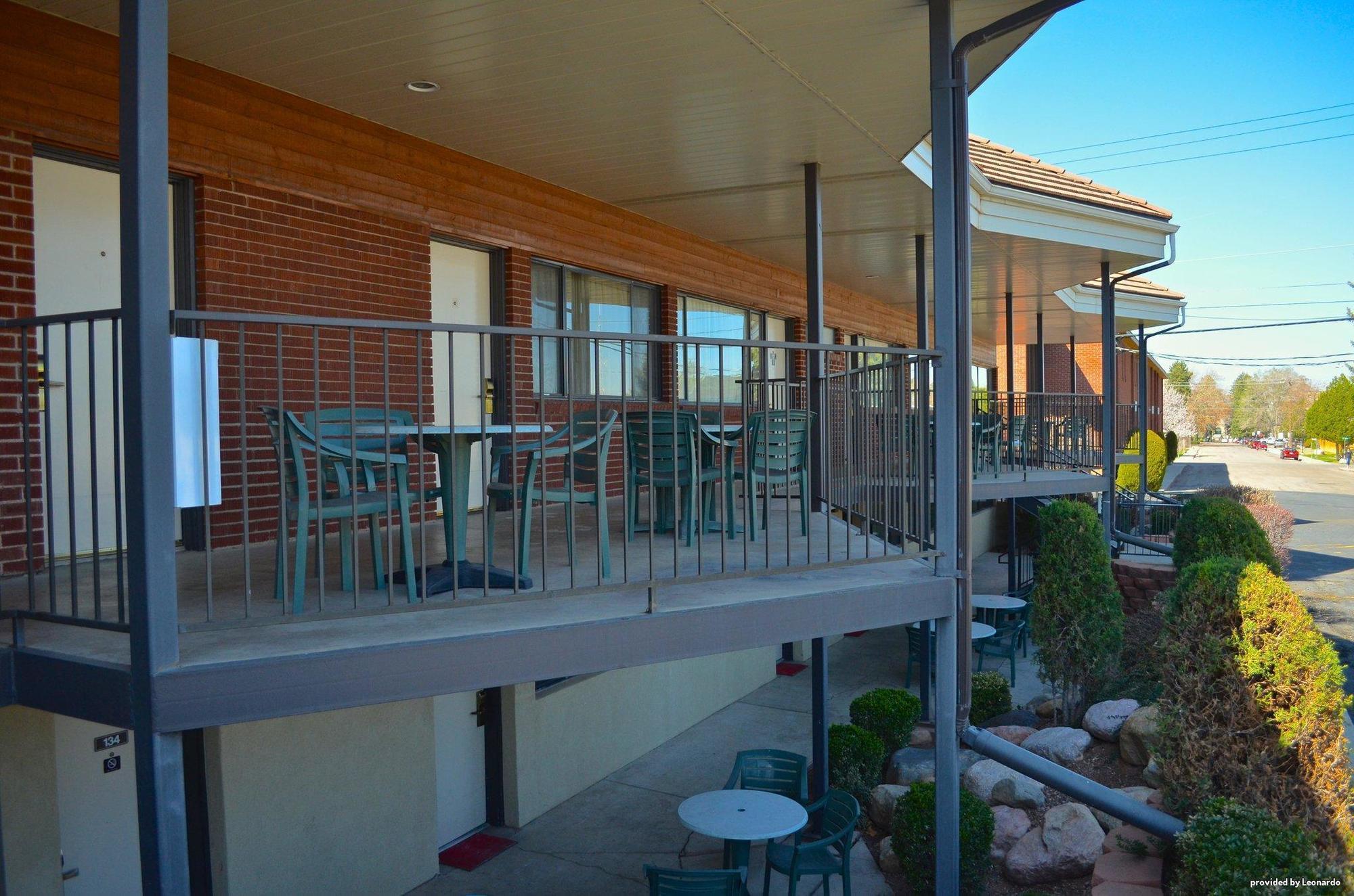 Baymont By Wyndham Cedar Hotel